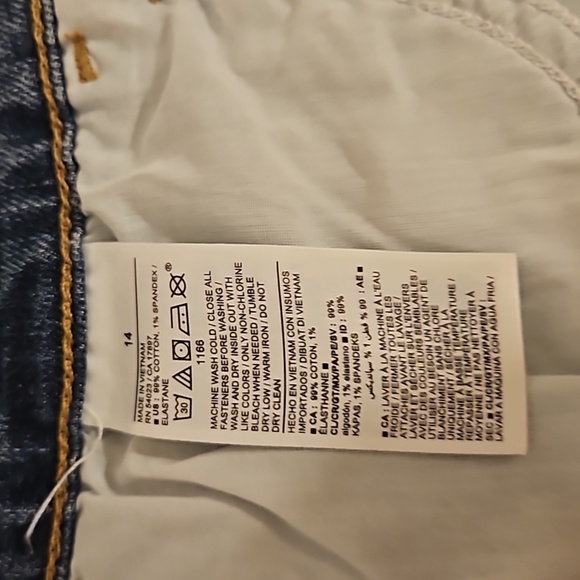 Old Navy Mid-rise Boyfriend jeans shorts blue medium wash distressed summer plus - Picture 15 of 17